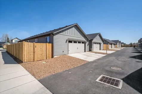 2590 NW Teak Place Redmond OR 97756