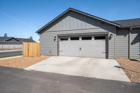 2590 NW Teak Place Redmond OR 97756