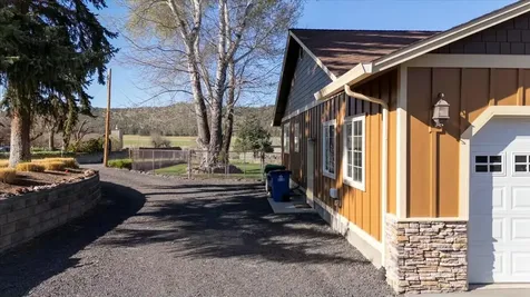 1797 SE Hoover Lane Prineville OR 97754