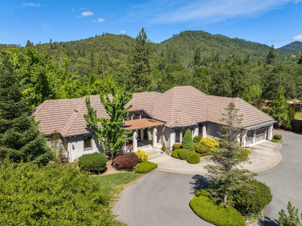 270 W Jones Creek Road Grants Pass OR 97526