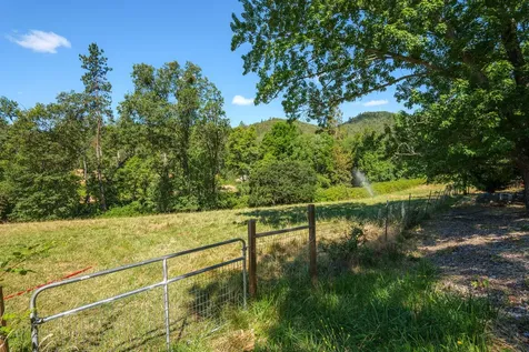 270 W Jones Creek Road Grants Pass OR 97526