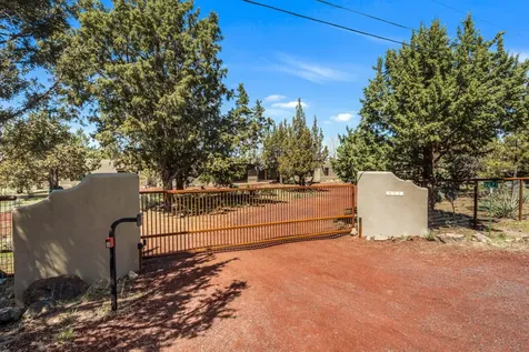 5271 SW Loma Linda Drive Redmond OR 97756