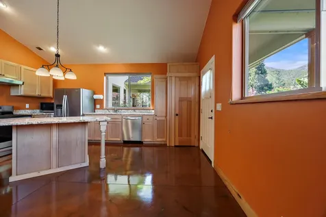 130 Westwood Street Ashland OR 97520