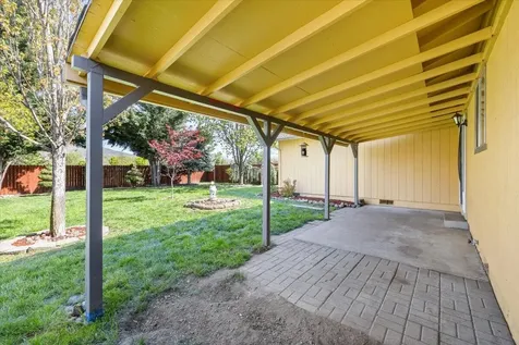 2280 Delta Waters Road Medford OR 97504