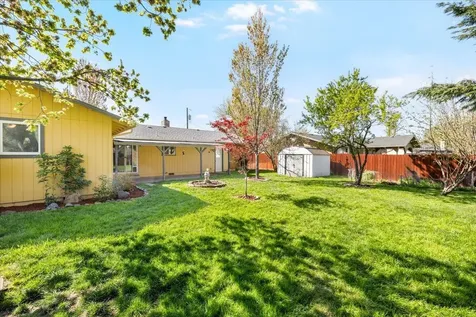 2280 Delta Waters Road Medford OR 97504
