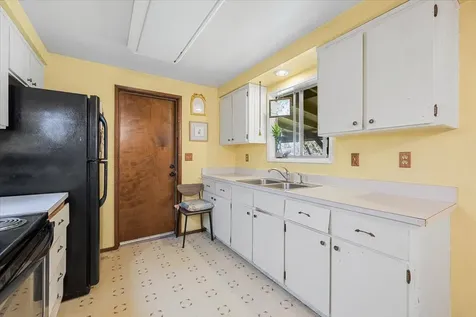 2280 Delta Waters Road Medford OR 97504