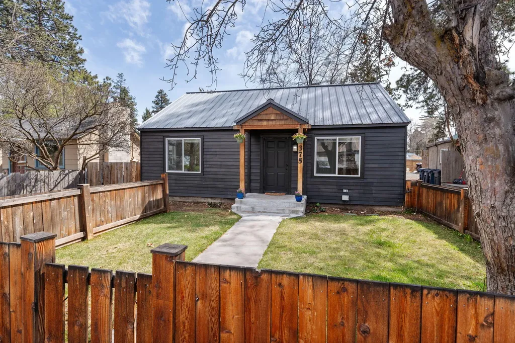 375 SE Miller Avenue Bend OR 97702