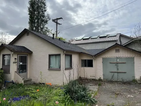 754 NW 6th Street Grants Pass OR 97526