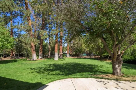 20942 King David Avenue Bend OR 97702