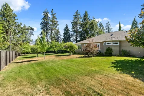 2570 Siskiyou Boulevard Ashland OR 97520