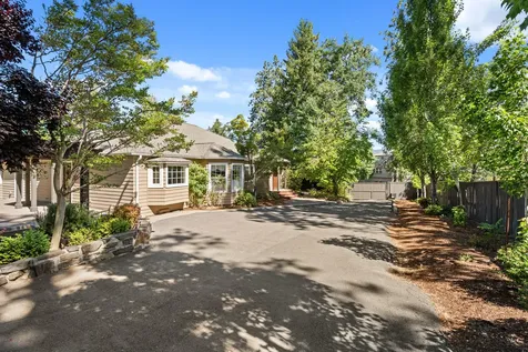 2570 Siskiyou Boulevard Ashland OR 97520