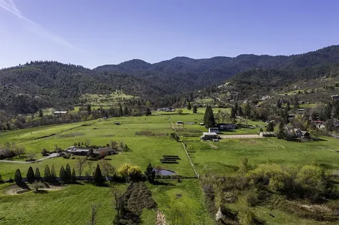 2570 Siskiyou Boulevard Ashland OR 97520