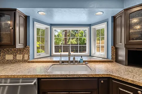 2570 Siskiyou Boulevard Ashland OR 97520