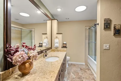 2570 Siskiyou Boulevard Ashland OR 97520