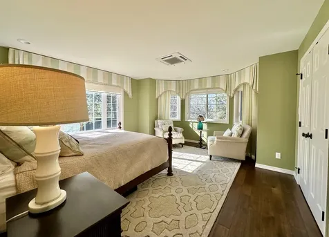 2570 Siskiyou Boulevard Ashland OR 97520