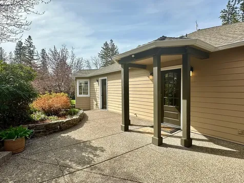 2570 Siskiyou Boulevard Ashland OR 97520