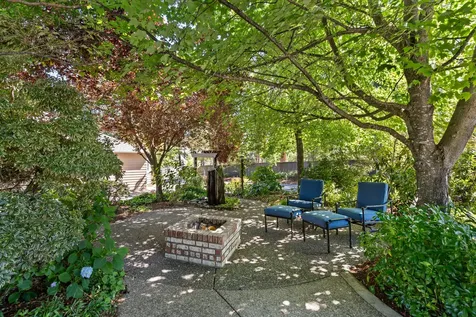 2570 Siskiyou Boulevard Ashland OR 97520