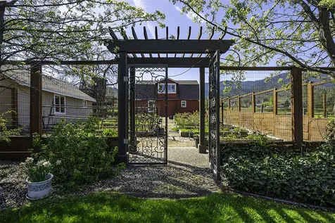 2570 Siskiyou Boulevard Ashland OR 97520