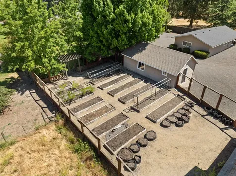 2570 Siskiyou Boulevard Ashland OR 97520