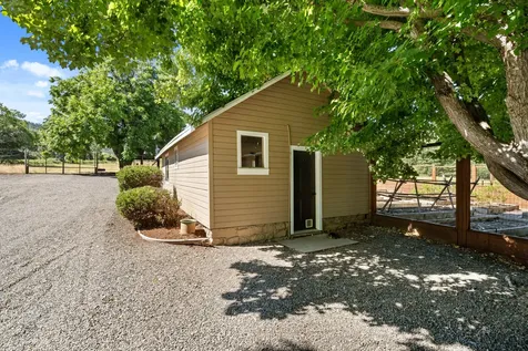 2570 Siskiyou Boulevard Ashland OR 97520