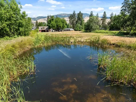 2570 Siskiyou Boulevard Ashland OR 97520