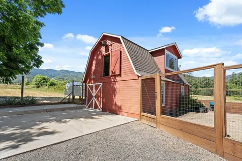 2570 Siskiyou Boulevard Ashland OR 97520