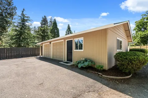 2570 Siskiyou Boulevard Ashland OR 97520