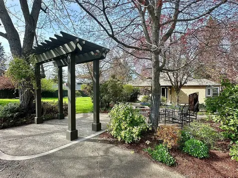 2570 Siskiyou Boulevard Ashland OR 97520