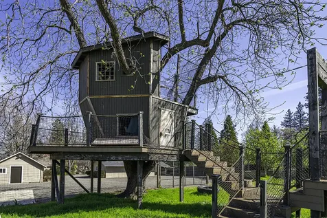 2570 Siskiyou Boulevard Ashland OR 97520