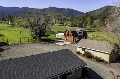 2570 Siskiyou Boulevard Ashland OR 97520