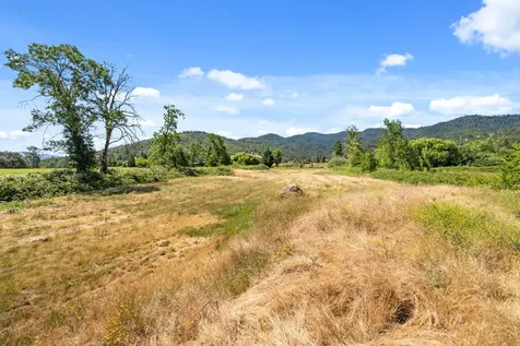 2570 Siskiyou Boulevard Ashland OR 97520