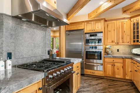56735 Nest Pine Drive Bend OR 97707