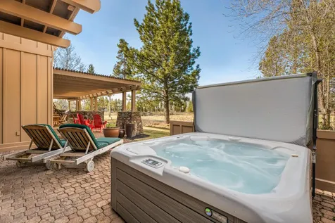 56735 Nest Pine Drive Bend OR 97707
