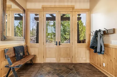 56735 Nest Pine Drive Bend OR 97707