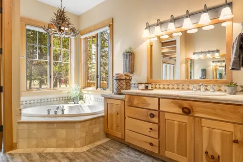 56735 Nest Pine Drive Bend OR 97707