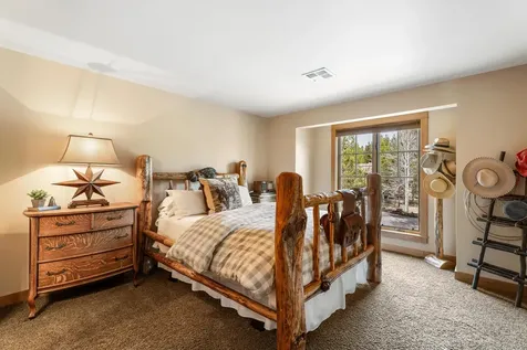 56735 Nest Pine Drive Bend OR 97707