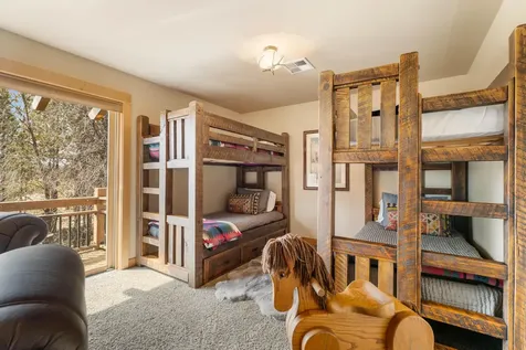 56735 Nest Pine Drive Bend OR 97707