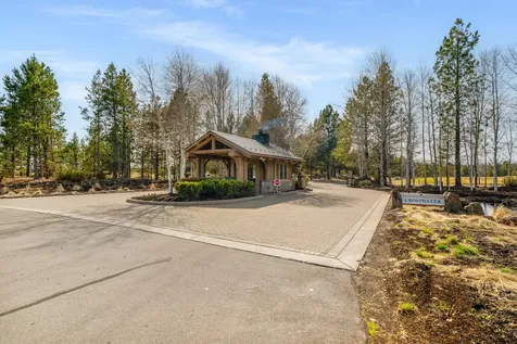 56735 Nest Pine Drive Bend OR 97707