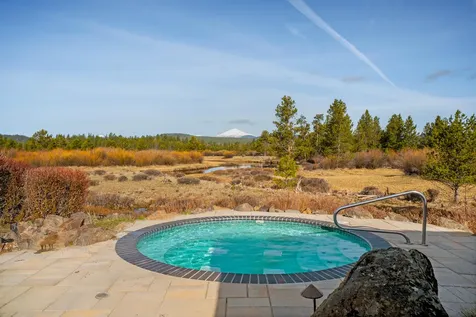 56735 Nest Pine Drive Bend OR 97707