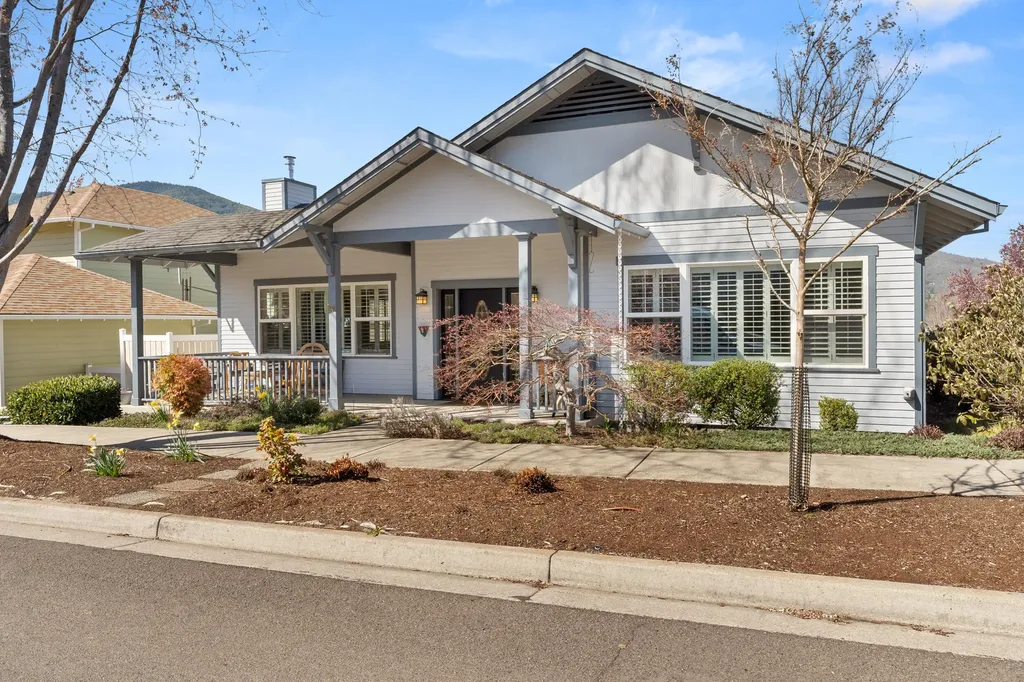 893 Plum Ridge Drive Ashland OR 97520