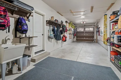 1104 E Horse Back Trail Sisters OR 97759