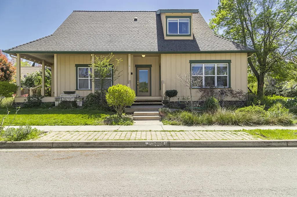 1314 Seena Lane Ashland OR 97520