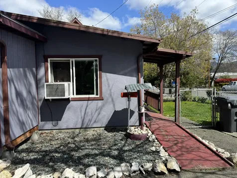 523 SE L Street Grants Pass OR 97526