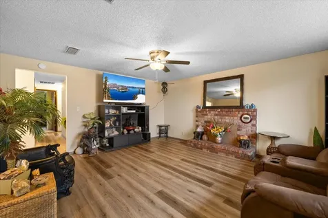 1075 N 5th Street Central Point OR 97502