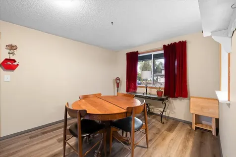 1075 N 5th Street Central Point OR 97502