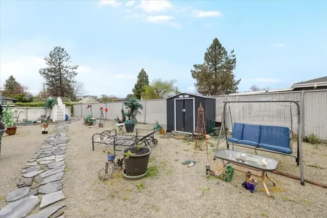 1075 N 5th Street Central Point OR 97502