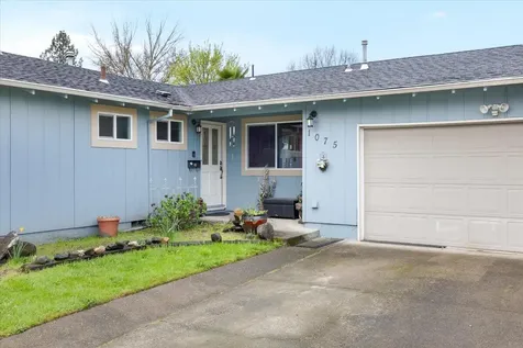 1075 N 5th Street Central Point OR 97502