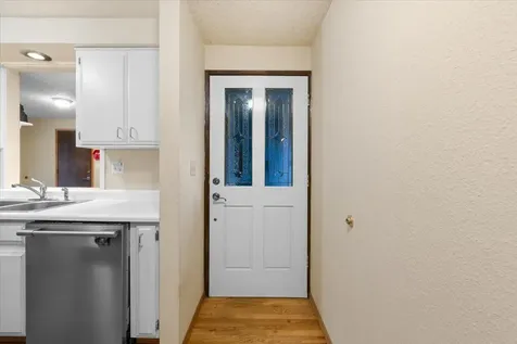 1075 N 5th Street Central Point OR 97502