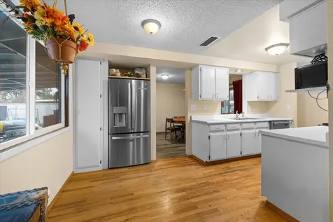 1075 N 5th Street Central Point OR 97502