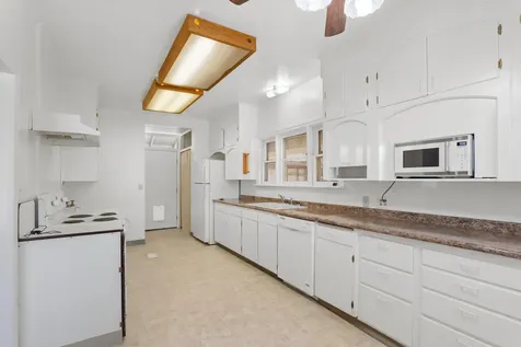 4610 Royal Avenue Eugene OR 97402